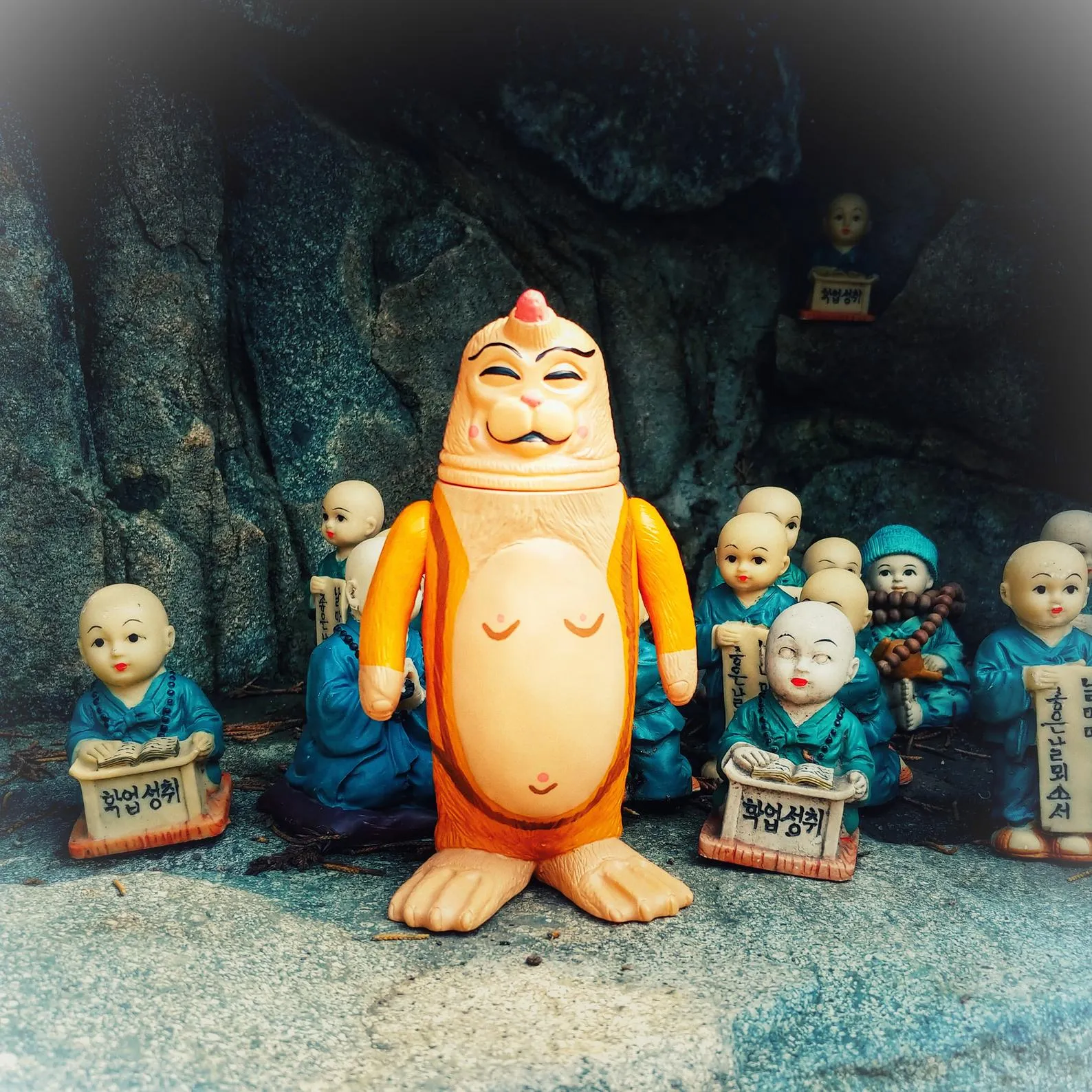 Monk Sealmon Sofubi Soft Vinyl Designer Art Toy by Montoz Studio Korea